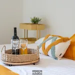 Zwem & Zen - Spacious With Outdoor Pool アパート