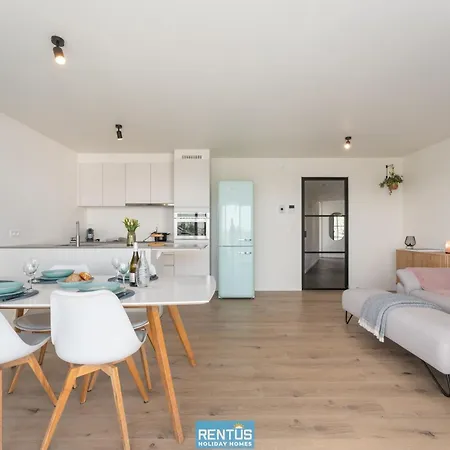 Zwem & Zen - Spacious With Outdoor Pool