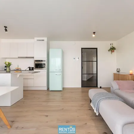 아파트 Zwem & Zen - Spacious With Outdoor Pool *