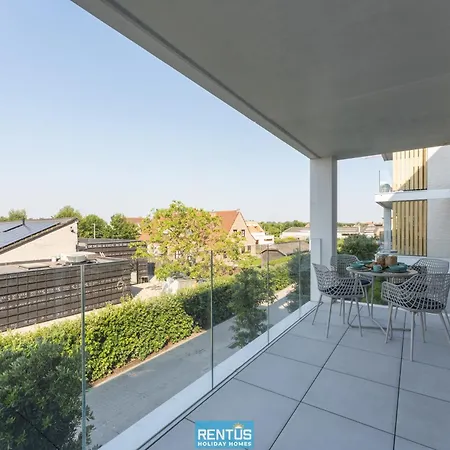 Zwem & Zen - Spacious With Outdoor Pool 아파트