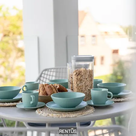 Zwem & Zen - Spacious With Outdoor Pool 아파트 *