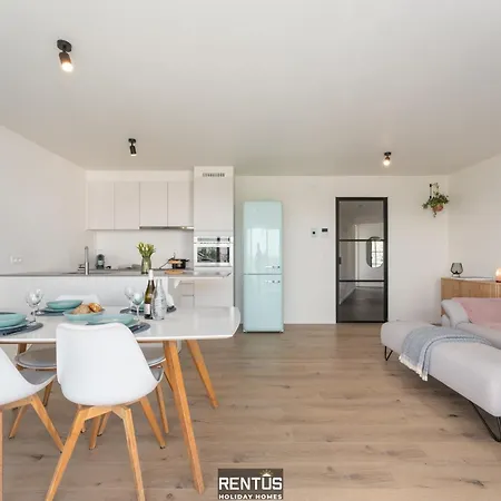 Zwem & Zen - Spacious With Outdoor Pool ニーウポールト
