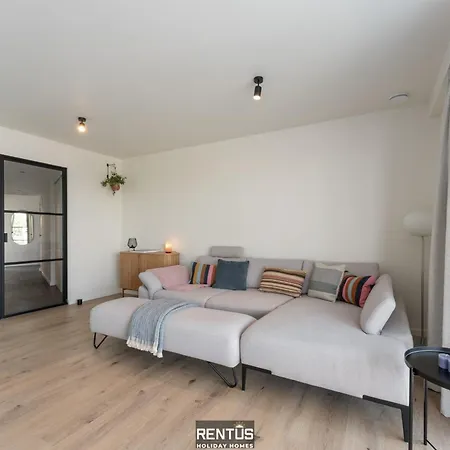 Zwem & Zen - Spacious With Outdoor Pool ニーウポールト