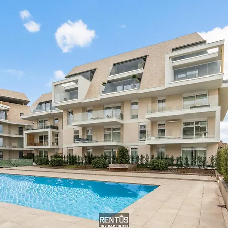 Zwem & Zen - Spacious With Outdoor Pool ニーウポールト